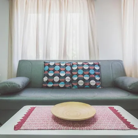 Kourita Garden With Sea View Near To The Port Of Milos Appartement