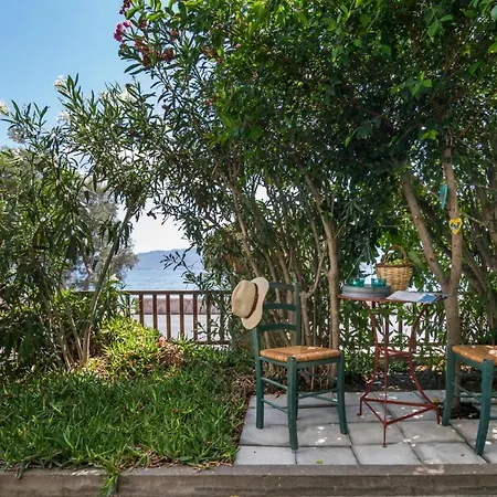 Διαμέρισμα Kourita Garden With Sea View Near To The Port Of Milos Αδάμας