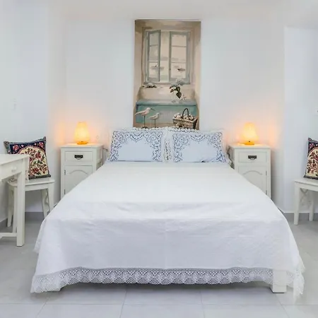 Kourita Garden With Sea View Near To The Port Of Milos