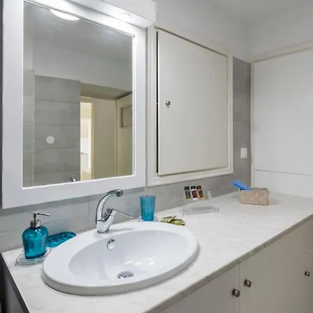 Appartement Kourita Garden With Sea View Near To The Port Of Milos Adámas