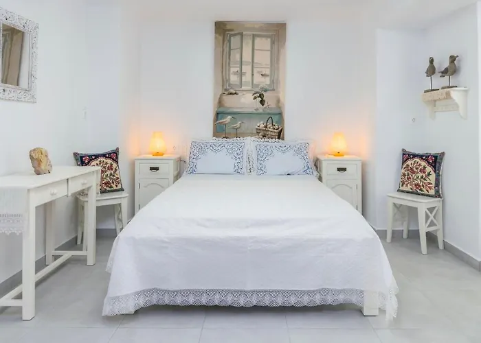 Kourita Garden With Sea View Near To The Port Of Milos